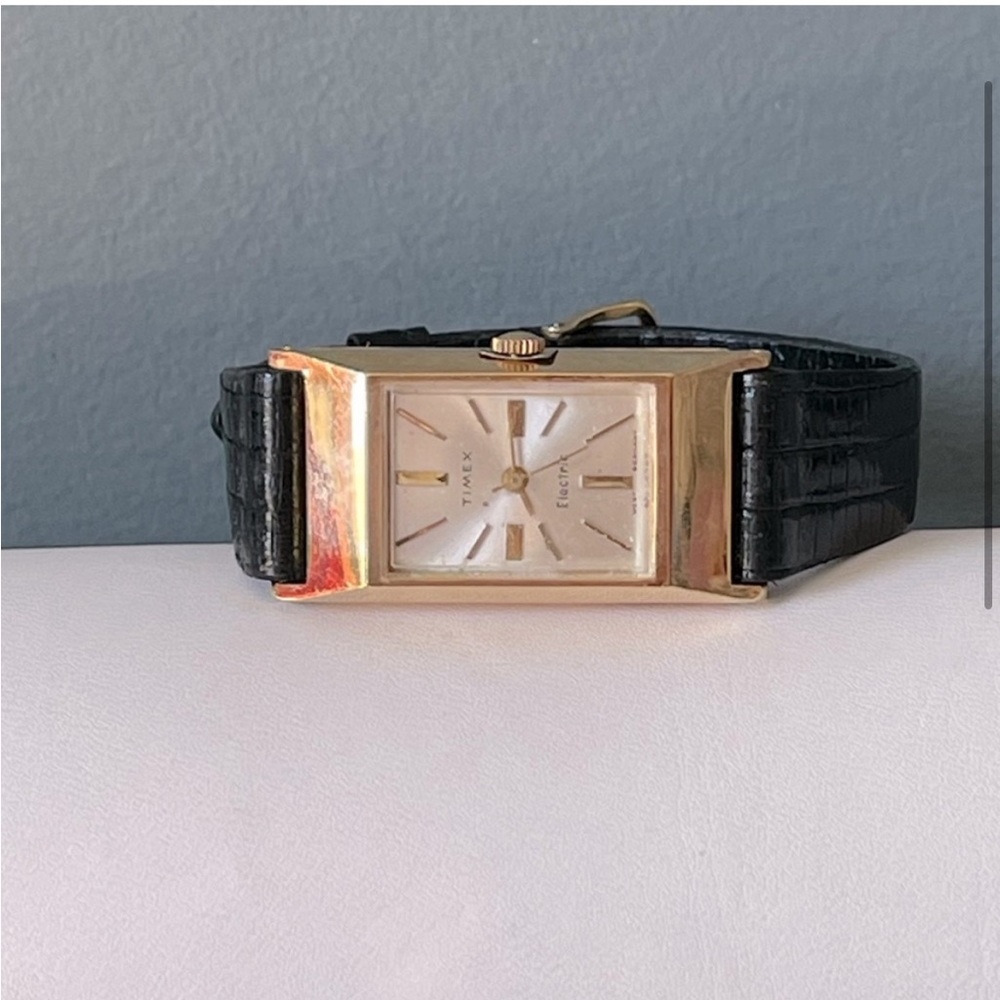 Vintage 10k Rolled Gold Plate Womens Timex Electric Leather Wristband Watch